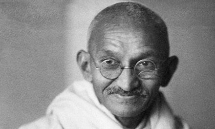 Махатма Ганди: упорство в истине и «ненасилие»